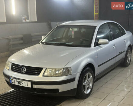 Серый Фольксваген Пассат, объемом двигателя 1.8 л и пробегом 298 тыс. км за 3400 $, фото 1 на Automoto.ua