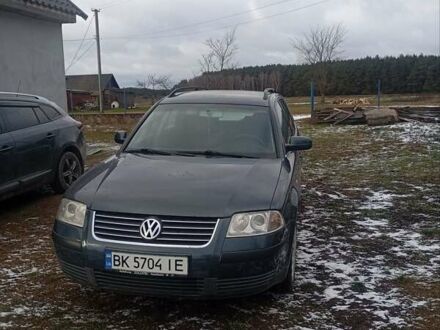 Сірий Фольксваген Пассат, об'ємом двигуна 1.6 л та пробігом 250 тис. км за 3000 $, фото 1 на Automoto.ua