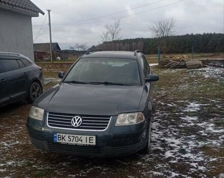 Серый Фольксваген Пассат, объемом двигателя 1.6 л и пробегом 250 тыс. км за 3000 $, фото 1 на Automoto.ua