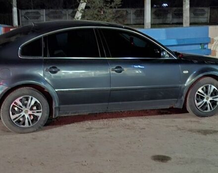 Серый Фольксваген Пассат, объемом двигателя 2 л и пробегом 310 тыс. км за 4800 $, фото 1 на Automoto.ua