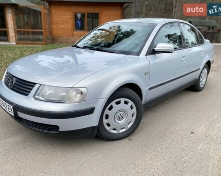 Серый Фольксваген Пассат, объемом двигателя 1.8 л и пробегом 266 тыс. км за 3500 $, фото 1 на Automoto.ua