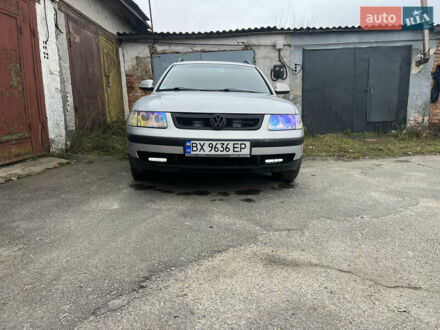 Серый Фольксваген Пассат, объемом двигателя 1.78 л и пробегом 236 тыс. км за 4999 $, фото 1 на Automoto.ua