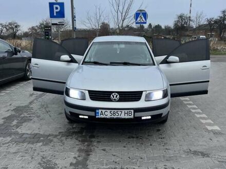 Серый Фольксваген Пассат, объемом двигателя 1.6 л и пробегом 182 тыс. км за 4500 $, фото 1 на Automoto.ua