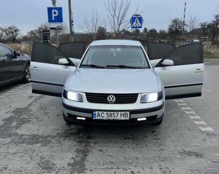 Серый Фольксваген Пассат, объемом двигателя 1.6 л и пробегом 182 тыс. км за 4500 $, фото 1 на Automoto.ua