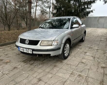 Серый Фольксваген Пассат, объемом двигателя 1.8 л и пробегом 250 тыс. км за 950 $, фото 1 на Automoto.ua