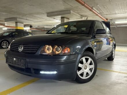 Серый Фольксваген Пассат, объемом двигателя 1.9 л и пробегом 285 тыс. км за 2450 $, фото 1 на Automoto.ua