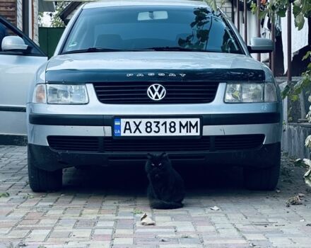 Серый Фольксваген Пассат, объемом двигателя 1.6 л и пробегом 235 тыс. км за 4500 $, фото 1 на Automoto.ua