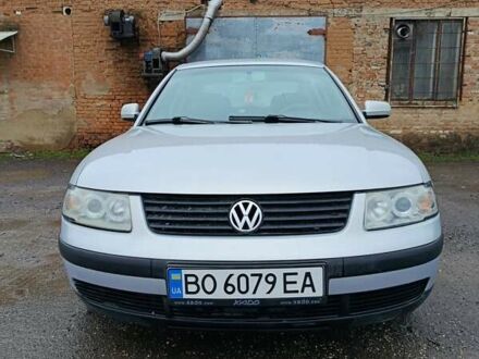 Серый Фольксваген Пассат, объемом двигателя 1.6 л и пробегом 280 тыс. км за 2800 $, фото 1 на Automoto.ua