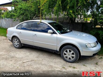 Серый Фольксваген Пассат, объемом двигателя 1.6 л и пробегом 328 тыс. км за 4000 $, фото 1 на Automoto.ua