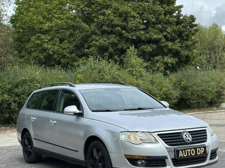 Фольксваген Пассат 2001 в Вольногорске на Automoto.ua Серый Фольксваген Пассат, объемом двигателя 0 л и пробегом 250 тыс. км за 3300 $, фото 1 на Automoto.ua