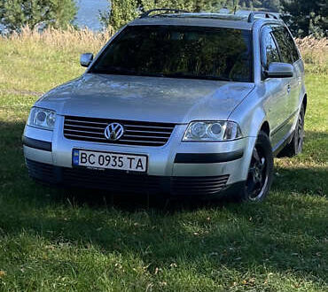 Фольксваген Пассат 2001 у Яворове на Automoto.ua Сірий Фольксваген Пассат, об'ємом двигуна 1.6 л та пробігом 310 тис. км за 4300 $, фото 1 на Automoto.ua