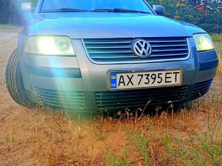 Серый Фольксваген Пассат, объемом двигателя 1.8 л и пробегом 326 тыс. км за 3700 $, фото 1 на Automoto.ua