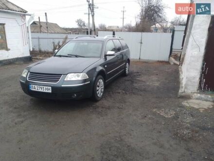 Фольксваген Пассат 2001 в Новоархангельске на Automoto.ua Серый Фольксваген Пассат, объемом двигателя 1.6 л и пробегом 250 тыс. км за 5050 $, фото 1 на Automoto.ua