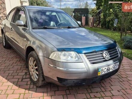 Серый Фольксваген Пассат, объемом двигателя 1.8 л и пробегом 315 тыс. км за 5000 $, фото 1 на Automoto.ua