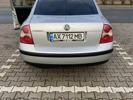 Серый Фольксваген Пассат, объемом двигателя 1.6 л и пробегом 231 тыс. км за 4800 $, фото 1 на Automoto.ua