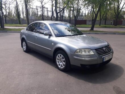 Серый Фольксваген Пассат, объемом двигателя 1.8 л и пробегом 220 тыс. км за 5500 $, фото 1 на Automoto.ua