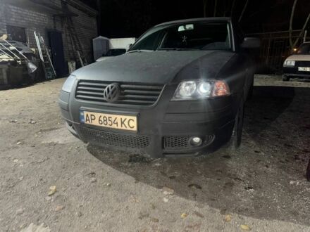 Серый Фольксваген Пассат, объемом двигателя 2.5 л и пробегом 327 тыс. км за 2000 $, фото 1 на Automoto.ua