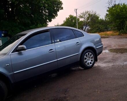 Серый Фольксваген Пассат, объемом двигателя 1.8 л и пробегом 300 тыс. км за 4500 $, фото 1 на Automoto.ua