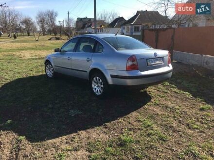 Фольксваген Пассат 2002 в Шполе на Automoto.ua Серый Фольксваген Пассат, объемом двигателя 1.8 л и пробегом 280 тыс. км за 5800 $, фото 1 на Automoto.ua