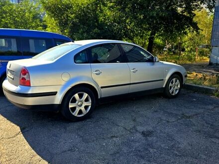 Серый Фольксваген Пассат, объемом двигателя 1.6 л и пробегом 211 тыс. км за 5000 $, фото 1 на Automoto.ua