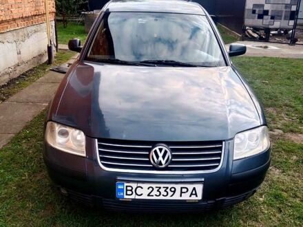 Серый Фольксваген Пассат, объемом двигателя 1.8 л и пробегом 250 тыс. км за 4000 $, фото 1 на Automoto.ua