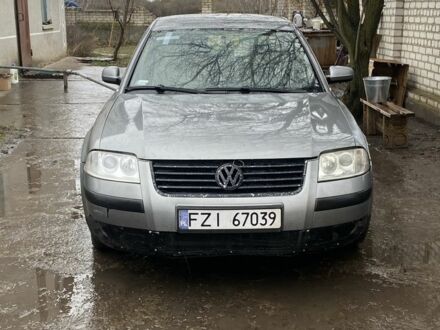 Серый Фольксваген Пассат, объемом двигателя 1.9 л и пробегом 446 тыс. км за 1400 $, фото 1 на Automoto.ua