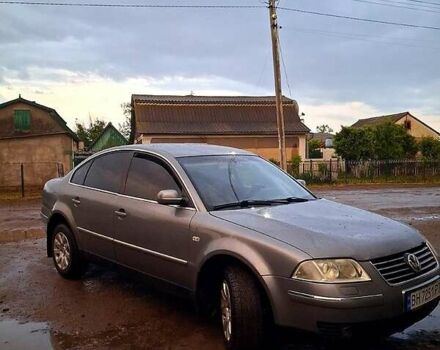 Серый Фольксваген Пассат, объемом двигателя 1.8 л и пробегом 300 тыс. км за 4500 $, фото 1 на Automoto.ua