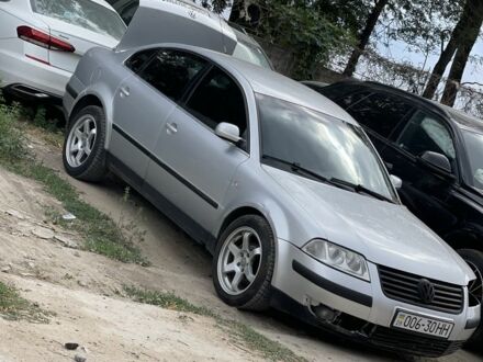 Сірий Фольксваген Пассат, об'ємом двигуна 0 л та пробігом 325 тис. км за 3900 $, фото 1 на Automoto.ua