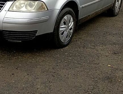 Серый Фольксваген Пассат, объемом двигателя 1.9 л и пробегом 176 тыс. км за 3299 $, фото 1 на Automoto.ua