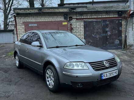 Серый Фольксваген Пассат, объемом двигателя 1.8 л и пробегом 285 тыс. км за 3900 $, фото 1 на Automoto.ua