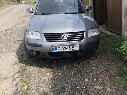 Фольксваген Пассат 2004 в Хусте на Automoto.ua Серый Фольксваген Пассат, объемом двигателя 1.9 л и пробегом 355 тыс. км за 5200 $, фото 1 на Automoto.ua