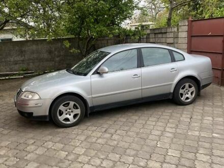 Фольксваген Пассат 2004 в Днепре (Днепропетровске) на Automoto.ua Серый Фольксваген Пассат, объемом двигателя 1.98 л и пробегом 350 тыс. км за 5000 $, фото 1 на Automoto.ua