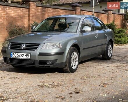 Фольксваген Пассат 2004 в Львове на Automoto.ua Серый Фольксваген Пассат, объемом двигателя 1.98 л и пробегом 197 тыс. км за 5400 $, фото 1 на Automoto.ua