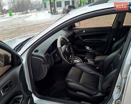 Серый Фольксваген Пассат, объемом двигателя 2.5 л и пробегом 250 тыс. км за 4500 $, фото 1 на Automoto.ua