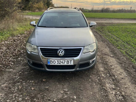 Серый Фольксваген Пассат, объемом двигателя 2 л и пробегом 288 тыс. км за 5000 $, фото 1 на Automoto.ua