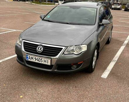 Фольксваген Пассат 2005 в Житомире на Automoto.ua Серый Фольксваген Пассат, объемом двигателя 1.6 л и пробегом 300 тыс. км за 5500 $, фото 1 на Automoto.ua