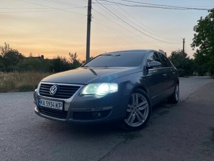Фольксваген Пассат 2005 в Краматорске на Automoto.ua Серый Фольксваген Пассат, объемом двигателя 2 л и пробегом 300 тыс. км за 5700 $, фото 1 на Automoto.ua