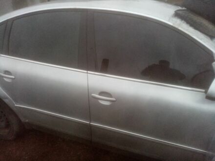 Сірий Фольксваген Пассат, об'ємом двигуна 2 л та пробігом 170 тис. км за 1500 $, фото 1 на Automoto.ua