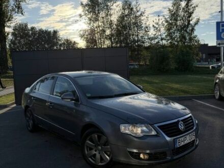 Серый Фольксваген Пассат, объемом двигателя 2 л и пробегом 350 тыс. км за 2500 $, фото 1 на Automoto.ua