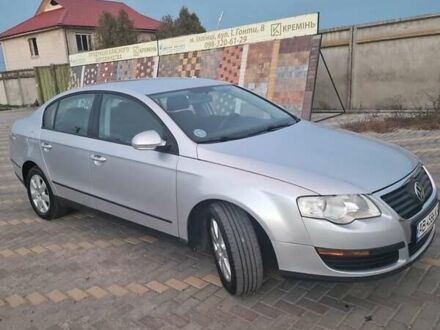 Фольксваген Пассат 2005 в Погребище на Automoto.ua Серый Фольксваген Пассат, объемом двигателя 2 л и пробегом 190 тыс. км за 5800 $, фото 1 на Automoto.ua