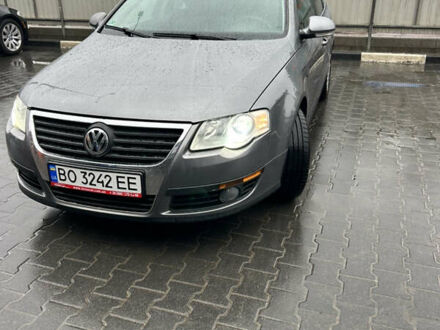 Фольксваген Пассат 2005 в Тернополе на Automoto.ua Серый Фольксваген Пассат, объемом двигателя 1.97 л и пробегом 322 тыс. км за 5100 $, фото 1 на Automoto.ua