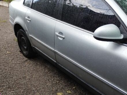 Серый Фольксваген Пассат, объемом двигателя 2 л и пробегом 170 тыс. км за 2000 $, фото 1 на Automoto.ua