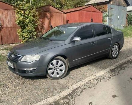 Фольксваген Пассат 2005 в Тячеве на Automoto.ua Серый Фольксваген Пассат, объемом двигателя 2 л и пробегом 320 тыс. км за 4800 $, фото 1 на Automoto.ua