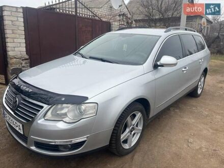 Фольксваген Пассат 2005 у Еланце на Automoto.ua Сірий Фольксваген Пассат, об'ємом двигуна 1.97 л та пробігом 260 тис. км за 6500 $, фото 1 на Automoto.ua