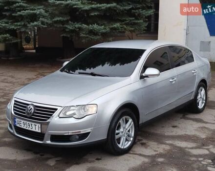 Серый Фольксваген Пассат, объемом двигателя 2 л и пробегом 350 тыс. км за 5800 $, фото 1 на Automoto.ua