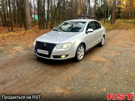 Фольксваген Пассат 2005 в Глухове на Automoto.ua Серый Фольксваген Пассат, объемом двигателя 2 л и пробегом 302 тыс. км за 6000 $, фото 1 на Automoto.ua