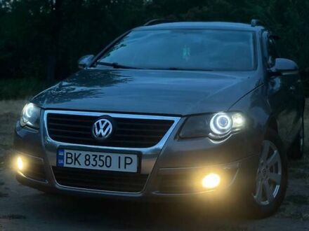 Фольксваген Пассат 2005 в Кропивницком (Кировограде) на Automoto.ua Серый Фольксваген Пассат, объемом двигателя 1.97 л и пробегом 356 тыс. км за 5750 $, фото 1 на Automoto.ua