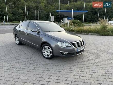 Фольксваген Пассат 2005 в Жмеренке на Automoto.ua Серый Фольксваген Пассат, объемом двигателя 1.9 л и пробегом 324 тыс. км за 6700 $, фото 1 на Automoto.ua