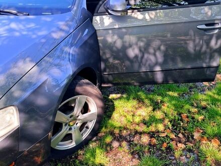 Серый Фольксваген Пассат, объемом двигателя 1.6 л и пробегом 298 тыс. км за 5950 $, фото 1 на Automoto.ua