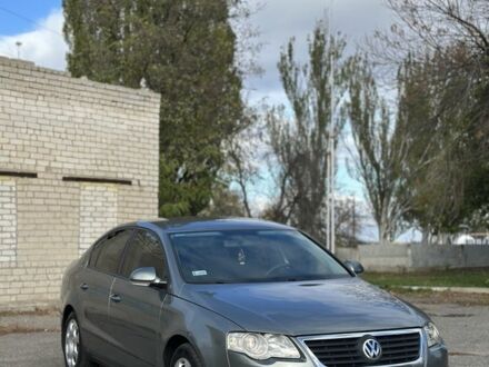 Серый Фольксваген Пассат, объемом двигателя 2 л и пробегом 328 тыс. км за 3250 $, фото 1 на Automoto.ua